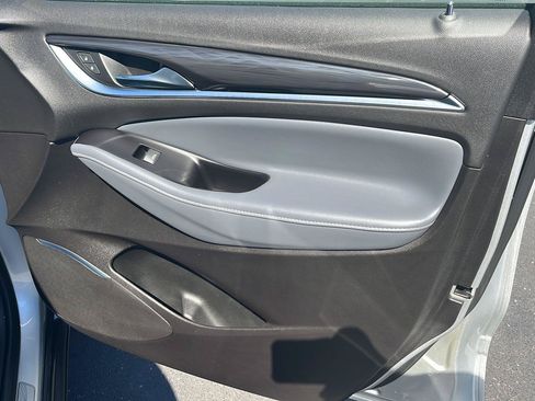 Used 2019 Buick Enclave Essence AWD/4WD image 33
