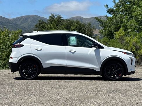 Certified 2023 Chevrolet Bolt EUV LT w/ Comfort Package FWD image 3
