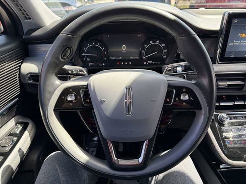 Used 2021 Lincoln Corsair AWD image 11