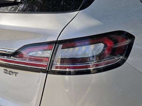 Used 2019 Lincoln Nautilus Reserve FWD image 9