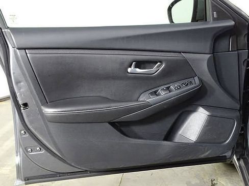 Used 2023 Nissan Sentra SV image 16