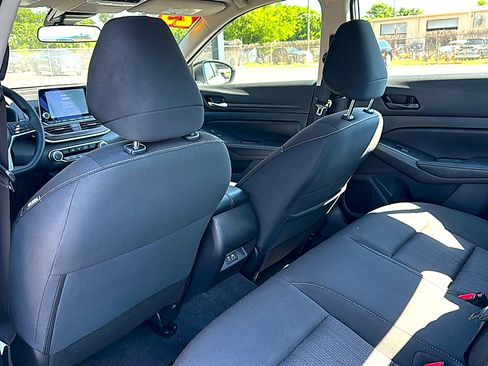 Used 2025 Nissan Altima 2.5 SV FWD image 17