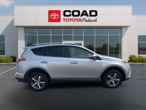 Used 2016 Toyota RAV4 XLE AWD/4WD image 6