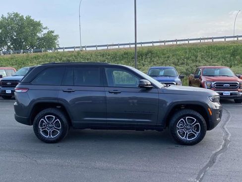 New 2023 Jeep Grand Cherokee Trailhawk w/ Luxury Tech Group III image 5