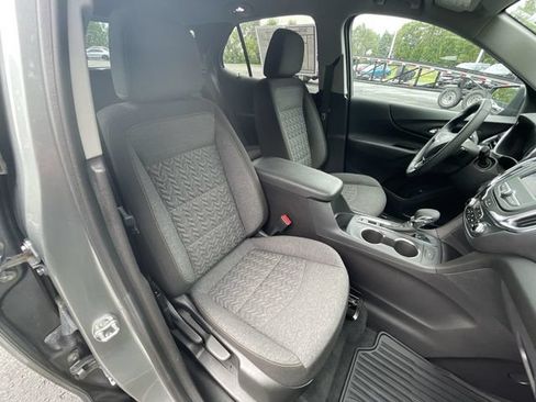 Used 2024 Chevrolet Equinox LT FWD image 27