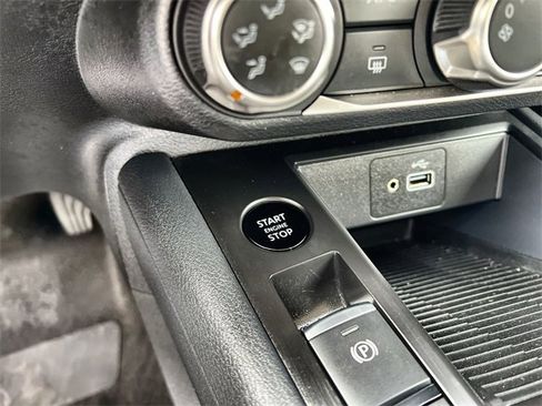 Used 2025 Nissan Kicks S image 16