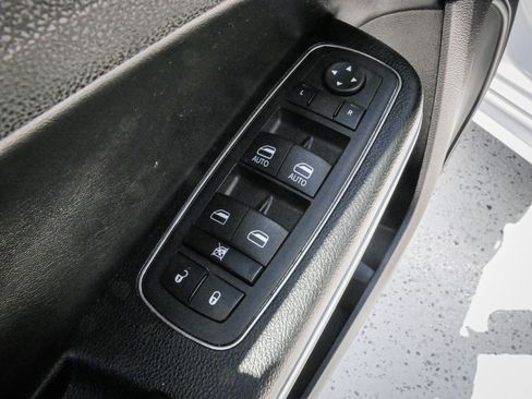 Used 2023 Chrysler 300 S RWD image 15