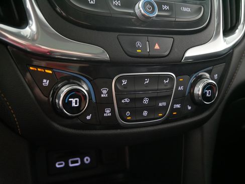 Used 2023 Chevrolet Equinox Premier AWD/4WD image 23