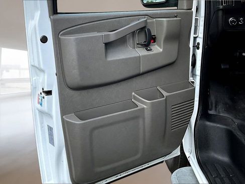 Used 2024 GMC Savana 2500 w/ Driver Convenience Package RWD image 17
