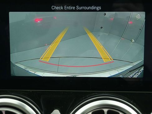 Used 2021 Mercedes-Benz GLB 250 4MATIC image 32