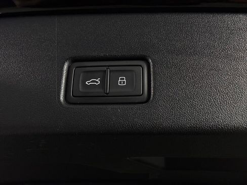 Used 2024 Audi Q4 e-tron Premium Plus w/ Premium Plus AWD/4WD image 32