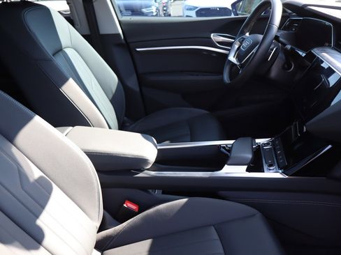 Used 2021 Audi e-tron Premium w/ Convenience Plus Package image 13