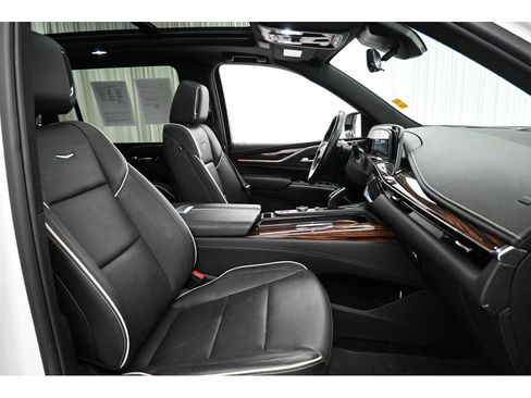 Used 2024 Cadillac Escalade ESV Premium Luxury w/ LPO, Floor Liner Package AWD/4WD image 16