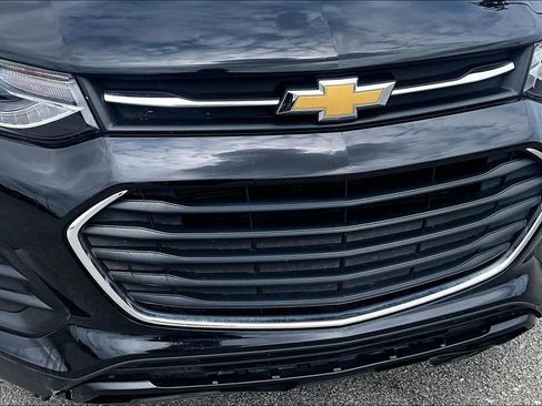 Used 2020 Chevrolet Trax LT w/ LT Convenience Package image 39