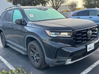 Certified 2025 Honda Pilot TrailSport video 1