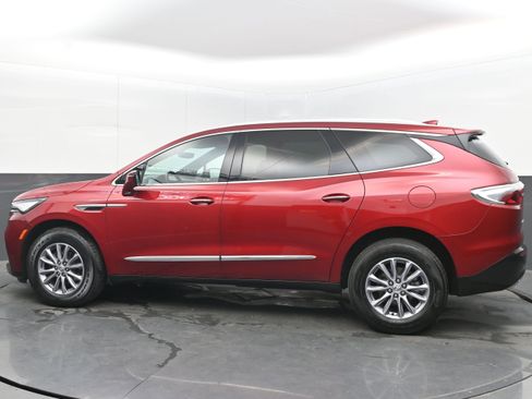 Used 2024 Buick Enclave Premium image 7