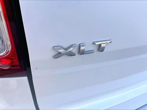 Used 2014 Ford Explorer XLT w/ Equipment Group 201A AWD/4WD image 27