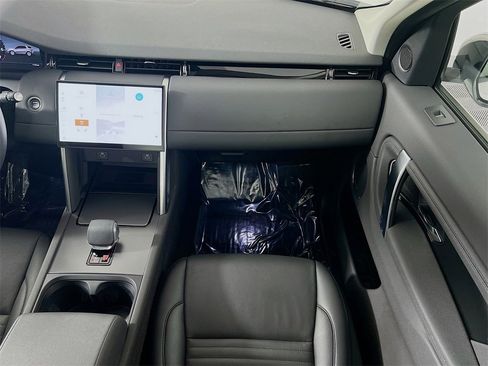 Used 2024 Land Rover Discovery Sport S image 25