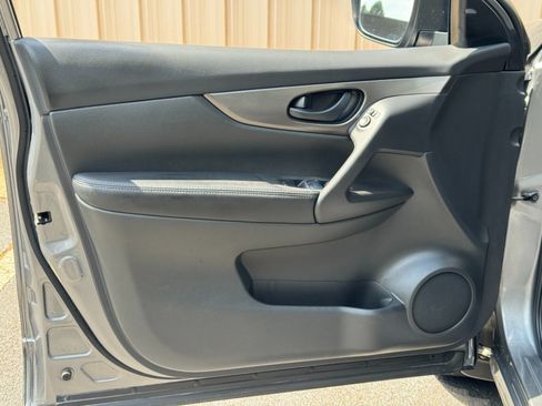 Used 2020 Nissan Rogue Sport S w/ Appearance Package FWD image 34