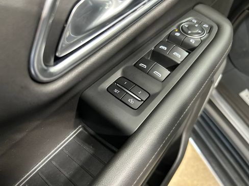 Used 2021 Chevrolet Tahoe High Country AWD/4WD image 16