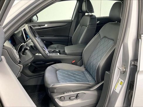 Used 2024 Volkswagen Atlas Cross Sport SEL Premium R-Line image 7