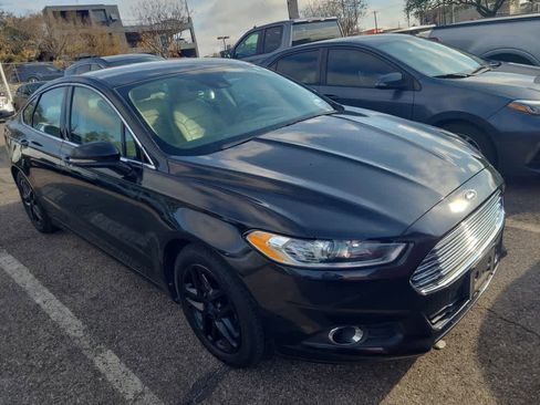 Used 2014 Ford Fusion SE w/ Equipment Group 202A image 2