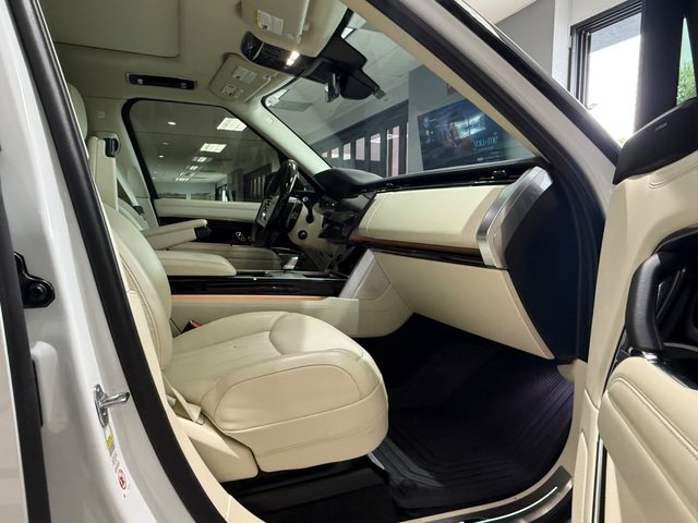 Used 2024 Land Rover Range Rover Long Wheelbase SE AWD/4WD image 9