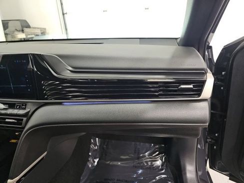 Used 2026 Toyota Camry XSE AWD/4WD image 37