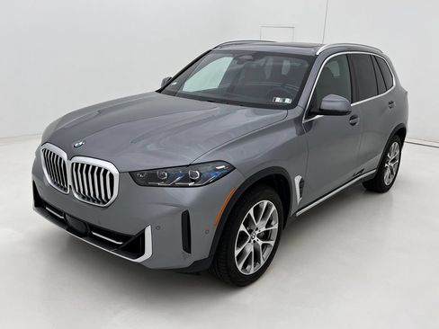 Certified 2026 BMW X5 xDrive40i w/ Premium Package AWD/4WD image 4