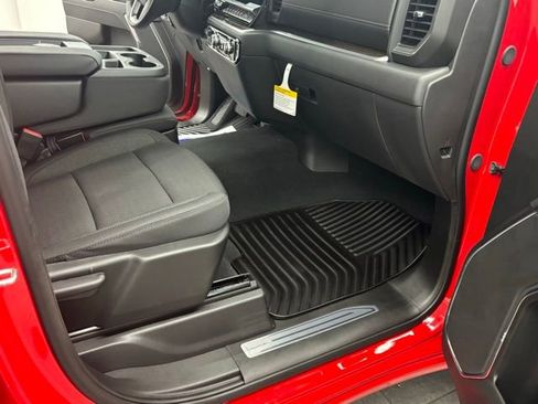 New 2026 GMC Sierra 1500 SLE w/ Preferred Package AWD/4WD image 33