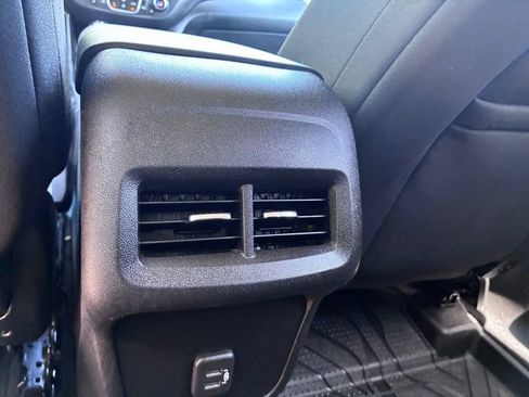 Used 2019 Chevrolet Equinox LT FWD image 15
