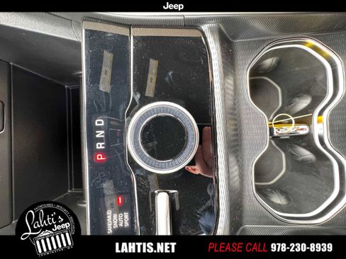 New 2025 Jeep Grand Cherokee Limited image 25