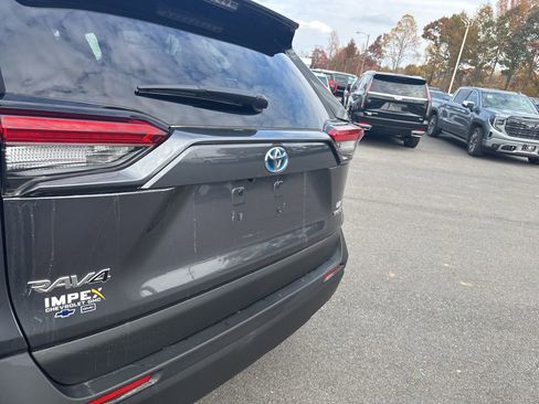 Used 2024 Toyota RAV4 LE image 27