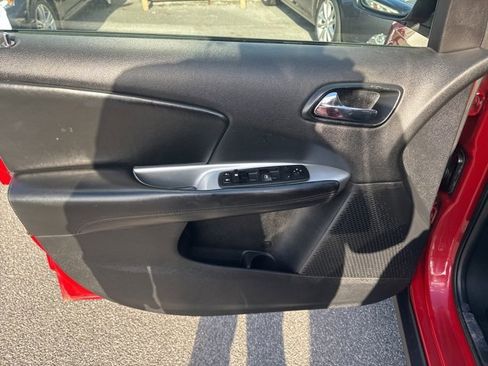 Used 2014 Dodge Journey SXT w/ Flexible Seating Group image 15