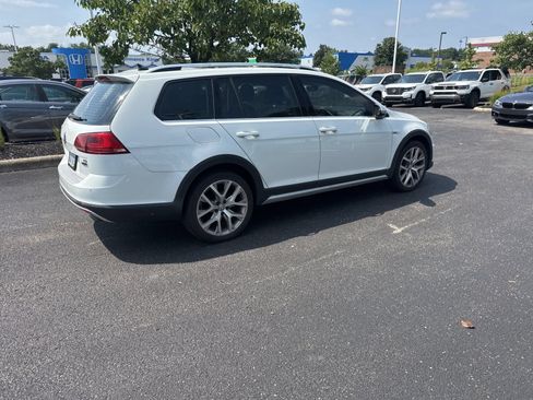 Used 2017 Volkswagen Golf Alltrack SEL AWD/4WD image 17