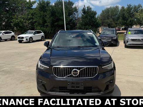 Certified 2025 Volvo XC40 B5 Plus AWD/4WD image 2
