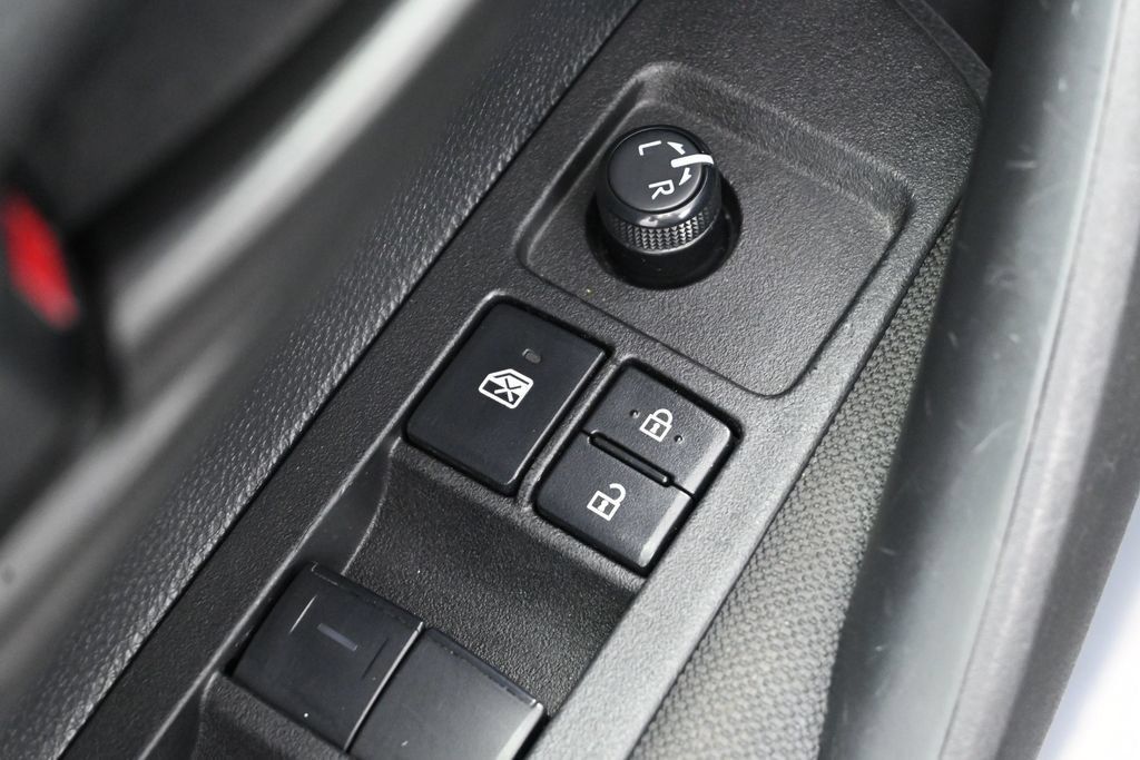 Used 2025 Toyota Corolla LE FWD image 11