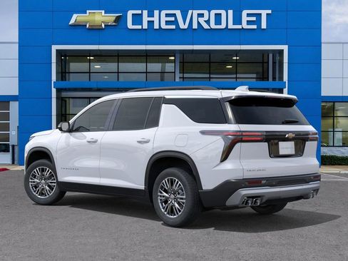 New 2026 Chevrolet Traverse LT image 3