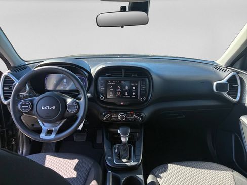 Certified 2025 Kia Soul LX w/ LX Technology Package FWD image 16