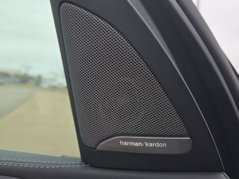 Used 2026 BMW X5 M60i image 23