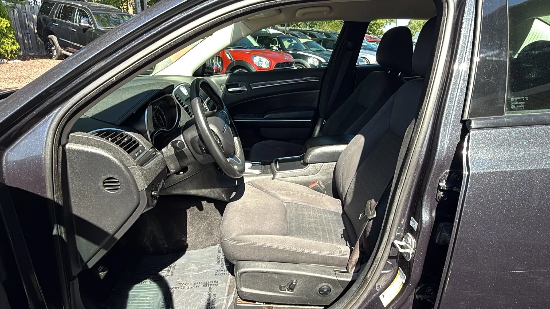 Used 2019 Chrysler 300 Touring w/ Sport Appearance Package RWD image 11