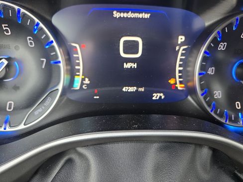 Used 2024 Chrysler Pacifica Touring-L image 22