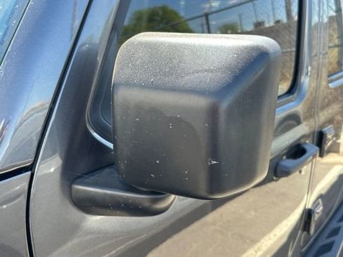 Used 2022 Jeep Gladiator Sport image 8