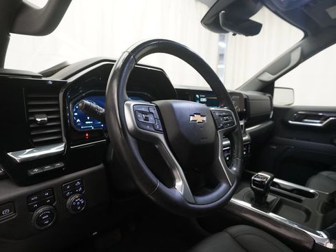 Used 2023 Chevrolet Silverado 1500 LTZ w/ LTZ Premium Package AWD/4WD image 8