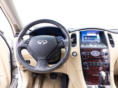Used 2017 INFINITI QX50 2WD w/ Deluxe Touring Package image 5
