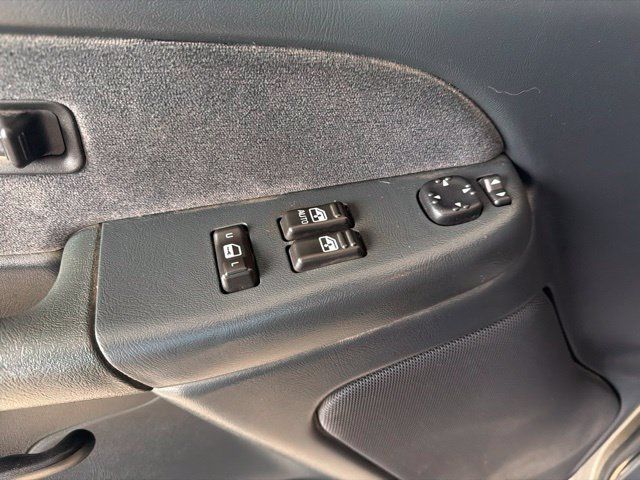 Used 2001 Chevrolet Silverado 1500 LS w/ Firm Ride Suspension Pkg AWD/4WD image 19