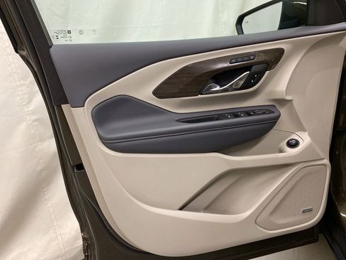 Used 2024 GMC Terrain Denali w/ Denali Premium Package image 10