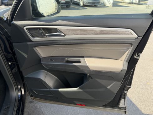 Used 2023 Volkswagen Atlas Cross Sport SE w/ Panoramic Sunroof Package AWD/4WD image 33