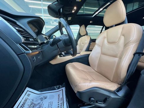 Used 2018 Volvo XC90 T5 Momentum w/ Convenience Package image 18