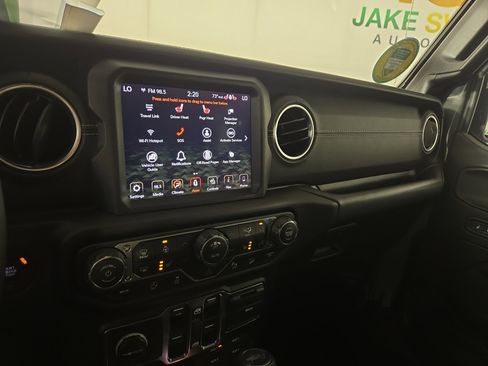Used 2019 Jeep Wrangler Unlimited Sahara AWD/4WD image 23